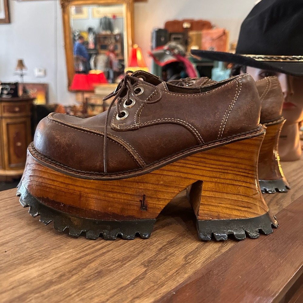 Vintage LONDON UNDERGROUND 90s Super Chunky Oxfords Womens 8 Brown REAL WOOD